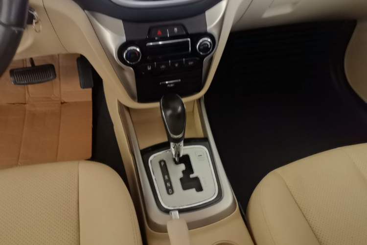 Used CHANGAN Eado 2015 1.6L Automatic Luxury Model Gear Lever