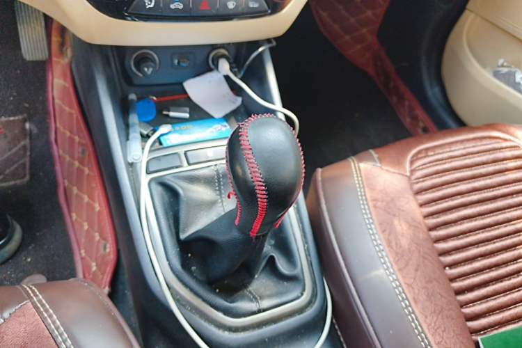 Used CHANGAN Eado 2015 1.6L Manual Luxury Model China IV Standard Gear Lever