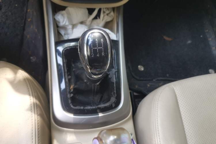 Used CHANGAN Eado 2015 1.6L Manual Luxury Model China IV Standard Gear Lever