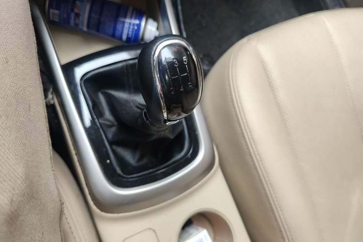 Used CHANGAN Eado 2015 1.6L Manual Luxury Model China IV Standard Gear Lever