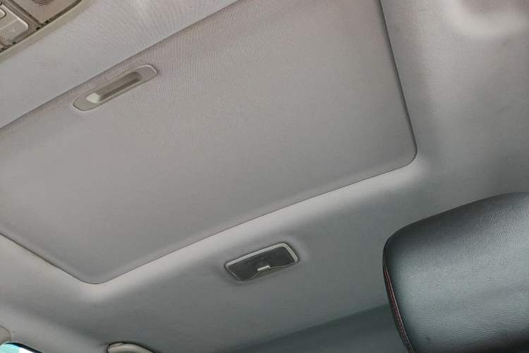 Used CHANGAN Eado 2015 1.6L Automatic Junku Model China IV Standard Headliner