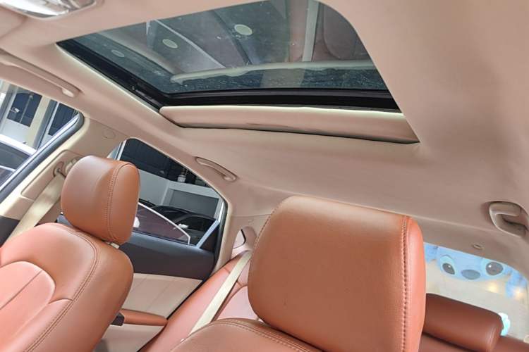 Used CHANGAN Eado 2015 1.6L Automatic Luxury Model Headliner