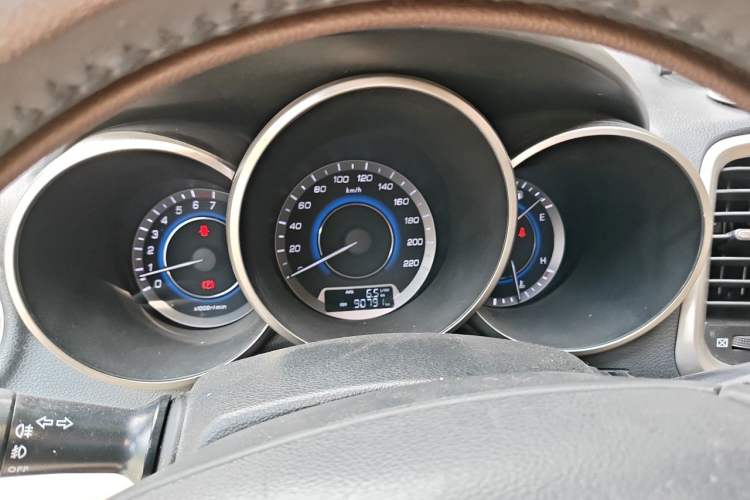 Used CHANGAN Eado 2015 1.6L Manual Luxury Model China IV Standard Instrument Cluster