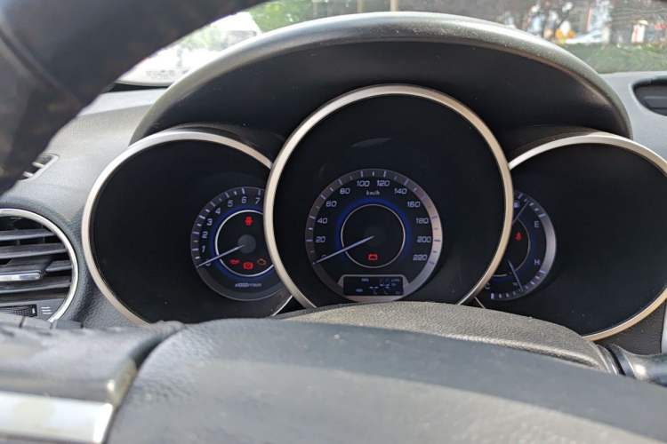 Used CHANGAN Eado 2015 1.6L Manual Luxury Model China IV Standard Instrument Cluster