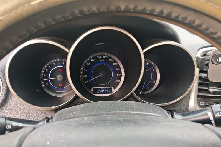 Used CHANGAN Eado 2015 1.6L Manual Luxury Model China IV Standard Instrument Cluster
