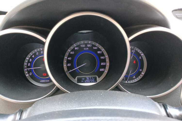 Used CHANGAN Eado 2015 1.6L Manual Luxury Model China V Standard Instrument Cluster