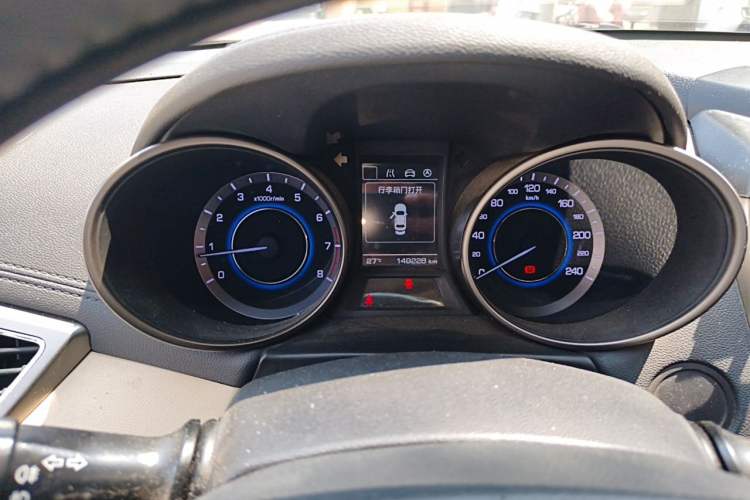 Used CHANGAN Eado 2015 1.6L Manual Luxury Model China IV Standard Instrument Cluster