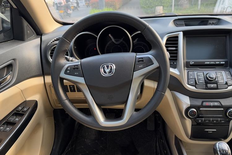 Used CHANGAN Eado 2015 1.6L Manual Luxury Model China V Standard Interior 1