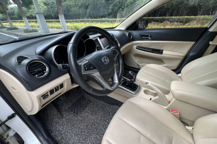 Used CHANGAN Eado 2015 1.6L Manual Luxury Model China V Standard Interior 2