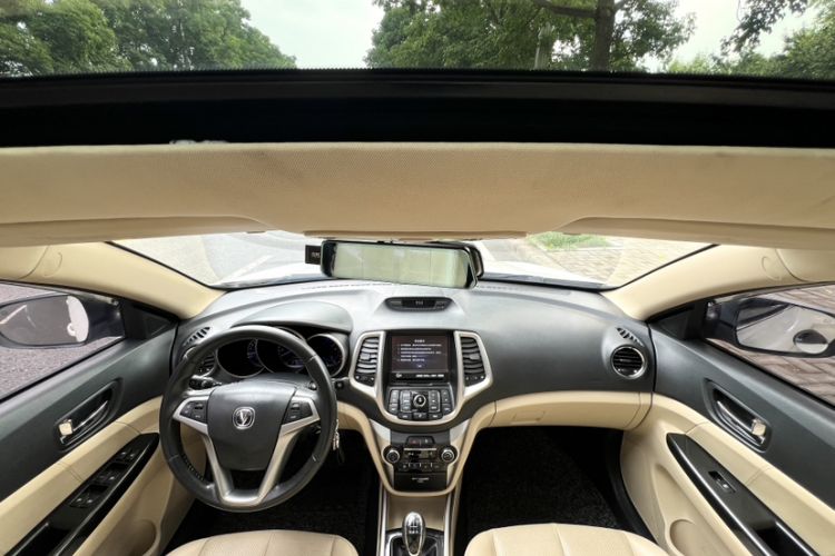 Used CHANGAN Eado 2015 1.6L Manual Luxury Model China V Standard Interior 3