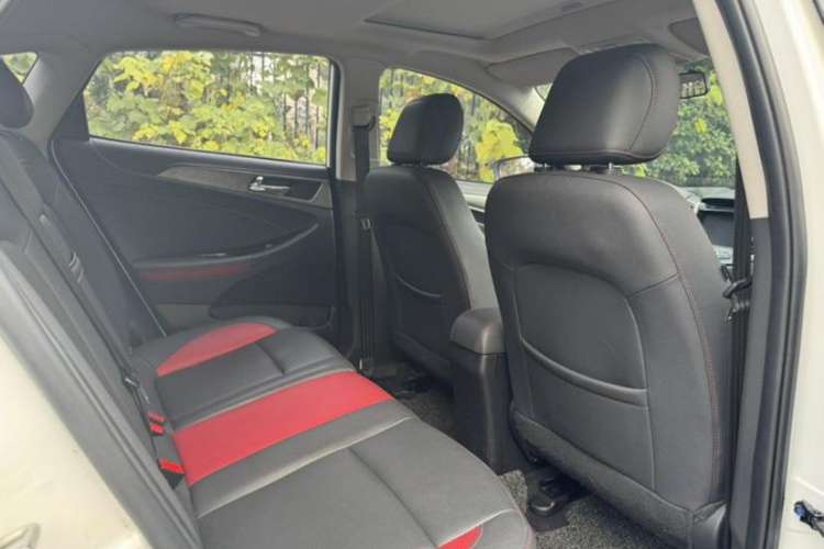 Used CHANGAN Eado 2015 1.6L Automatic RuiKu Model China IV Standard Interior 4