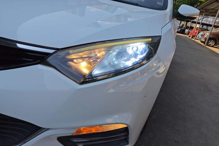 Used CHANGAN Eado 2015 1.6L Manual Junku Model China IV Standard Left Front Headlight
