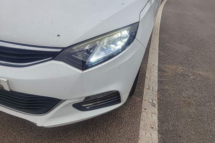 Used CHANGAN Eado 2015 1.6L Manual Junku Model China V Standard Left Front Headlight