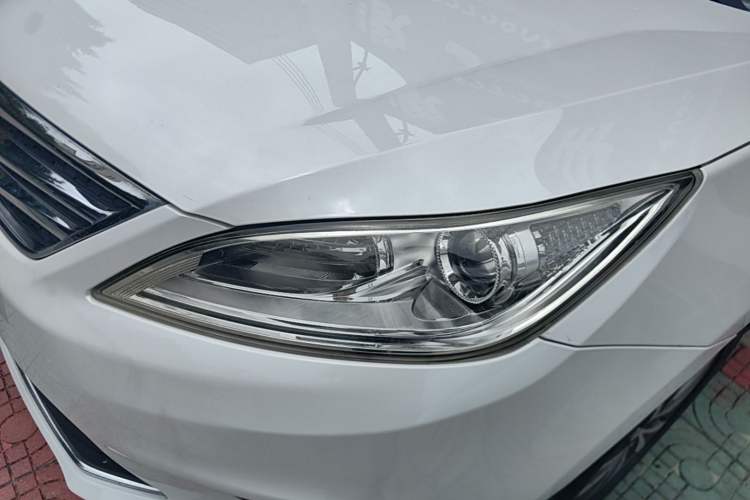 Used CHANGAN Eado 2015 1.6L Automatic Luxury Model Left Front Headlight