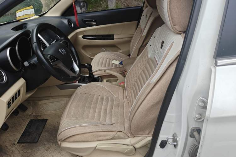 Used CHANGAN Eado 2015 1.6L Manual Luxury Model China IV Standard Left Front Seat