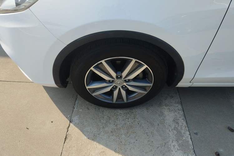 Used CHANGAN Eado 2015 1.6L Manual Junku Model China V Standard Left Front Wheel Hub