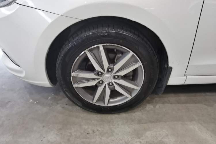Used CHANGAN Eado 2015 1.6L Manual Luxury Model China V Standard Left Front Wheel Hub