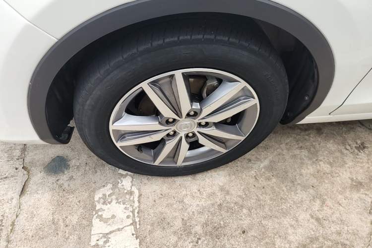 Used CHANGAN Eado 2015 1.6L Automatic ZhiKu Model China IV Standard Left Front Wheel Hub