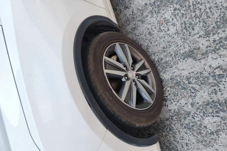 Used CHANGAN Eado 2015 1.6L Automatic Junku Model China IV Standard Left Front Wheel Hub