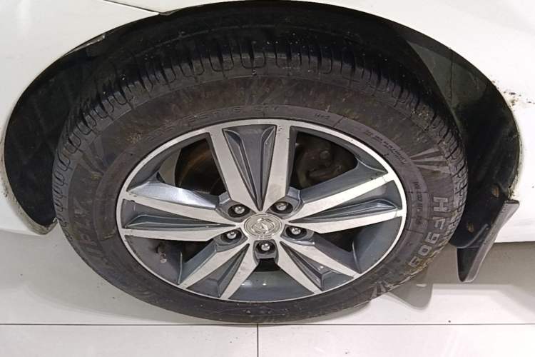 Used CHANGAN Eado 2015 1.6L Manual Luxury Model China V Standard Left Front Wheel Hub