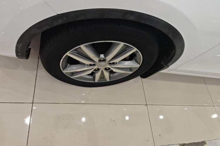 Used CHANGAN Eado 2015 1.6L Automatic Junku Model China IV Standard Left Front Wheel Hub