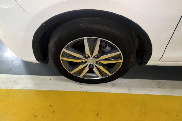Used CHANGAN Eado 2015 1.6L Manual Junku Model China V Standard Left Front Wheel Hub