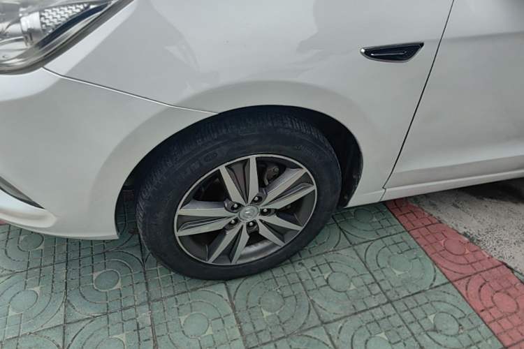 Used CHANGAN Eado 2015 1.6L Automatic Luxury Model Left Front Wheel Hub