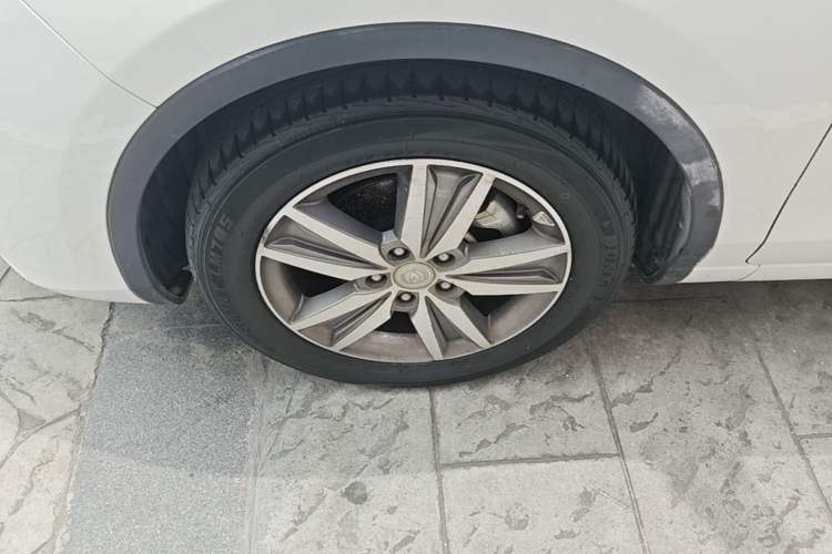 Used CHANGAN Eado 2015 1.6L Manual Junku Model China V Standard Left Front Wheel Hub