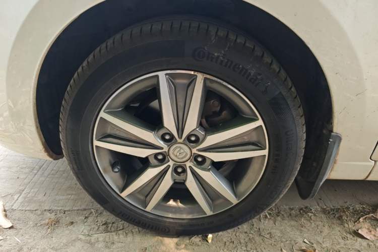 Used CHANGAN Eado 2015 1.6L Manual Luxury Model China V Standard Left Front Wheel Hub