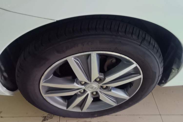 Used CHANGAN Eado 2015 1.6L Automatic Luxury Model Left Front Wheel Hub