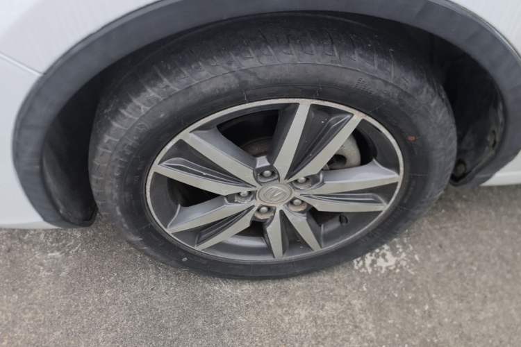 Used CHANGAN Eado 2015 1.6L Automatic Junku Model China V Standard Left Front Wheel Hub