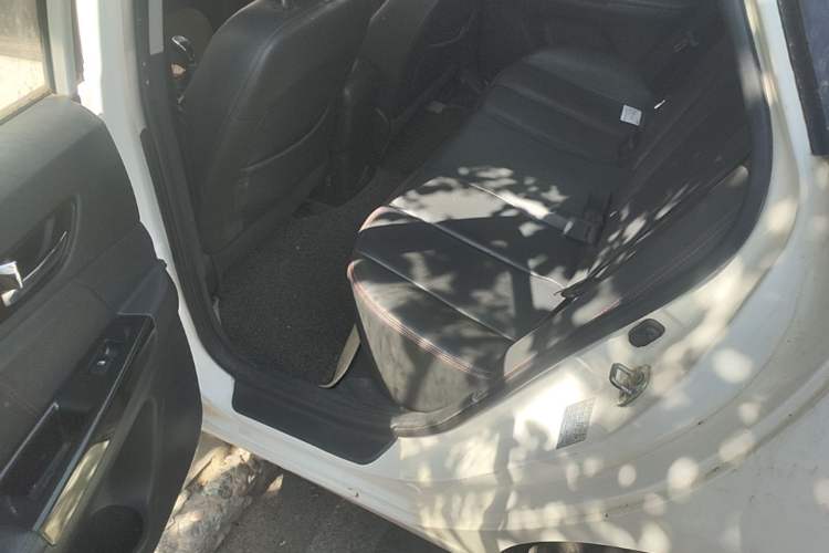 Used CHANGAN Eado 2015 1.6L Manual Luxury Model China IV Standard Left Rear Seat