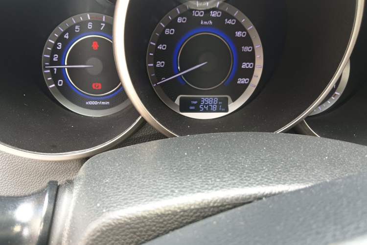 Used CHANGAN Eado 2015 1.6L Manual Luxury Model China IV Standard Odometer Close Up