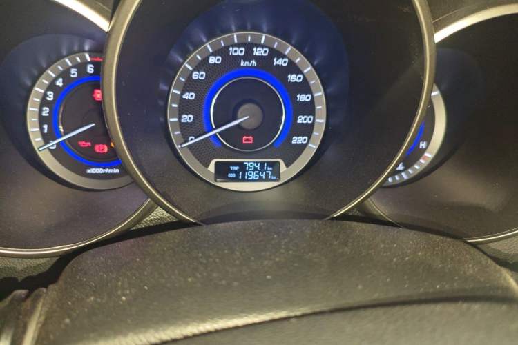 Used CHANGAN Eado 2015 1.6L Manual Luxury Model China IV Standard Odometer Close Up