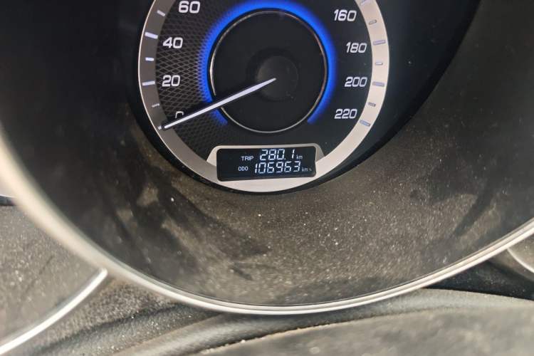 Used CHANGAN Eado 2015 1.6L Manual Luxury Model China IV Standard Odometer Close Up
