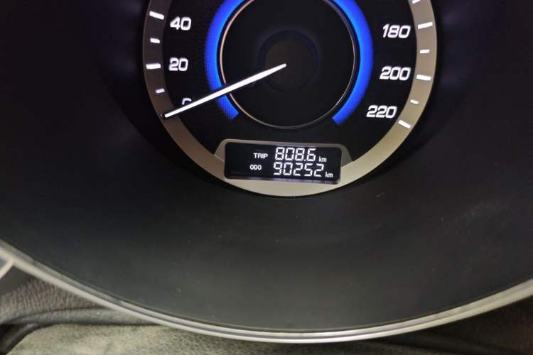 Used CHANGAN Eado 2015 1.6L Manual Luxury Model China IV Standard Odometer Close Up