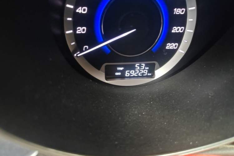 Used CHANGAN Eado 2015 1.6L Manual Luxury Model China IV Standard Odometer Close Up