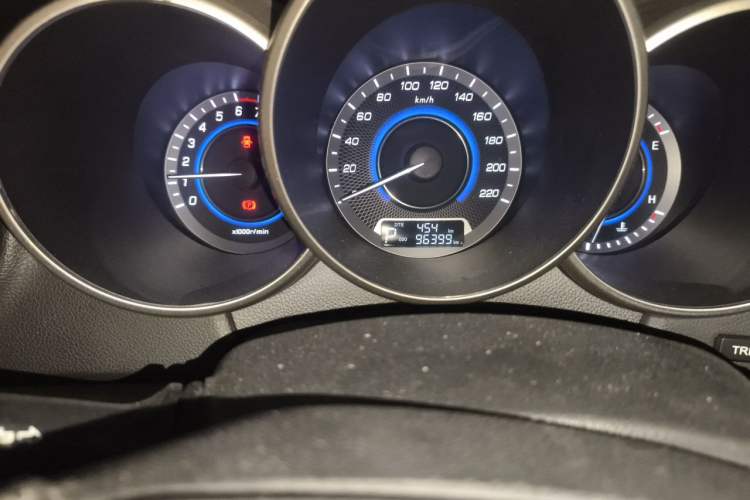 Used CHANGAN Eado 2015 1.6L Automatic Luxury Model Odometer Close Up
