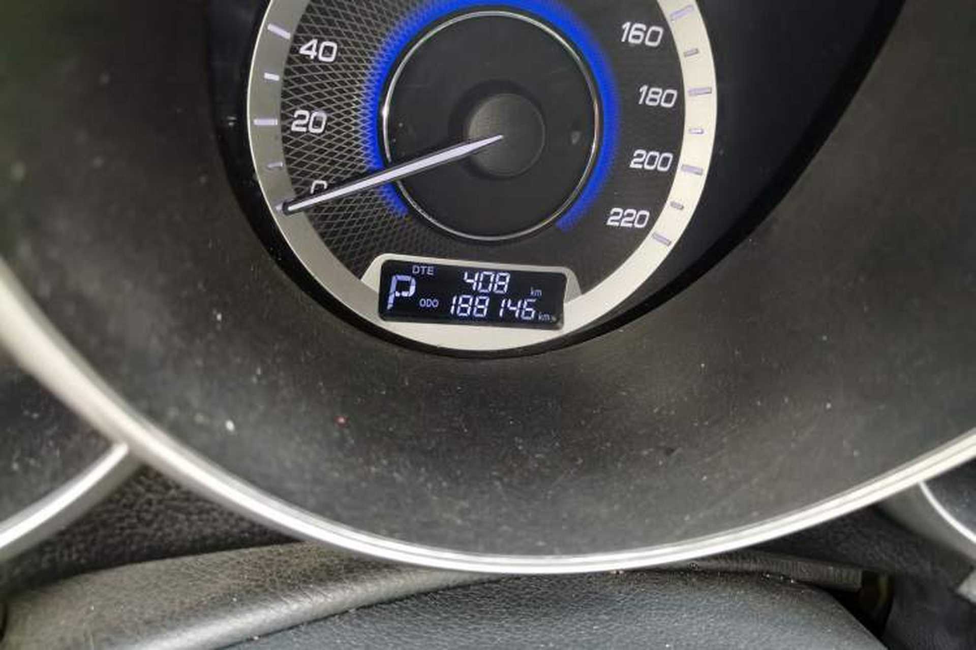 Used CHANGAN Eado 2015 1.6L Automatic Junku Model China IV Standard Odometer Close Up