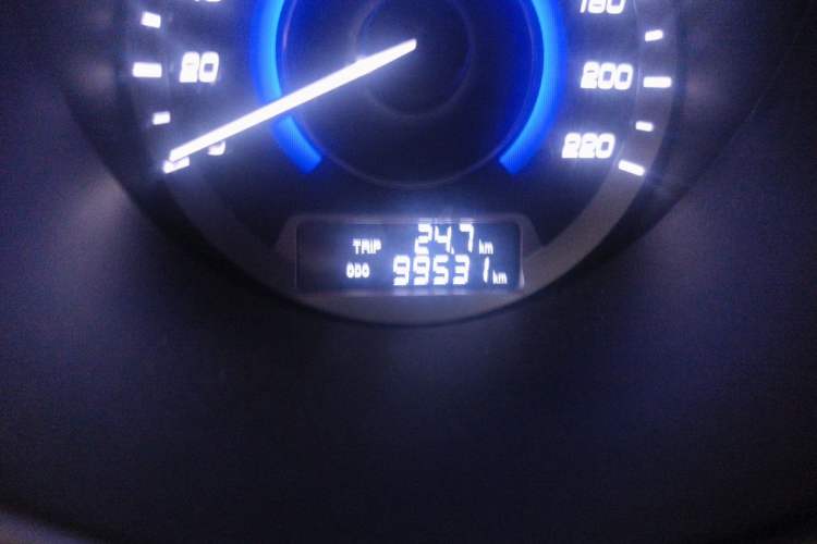 Used CHANGAN Eado 2015 1.6L Manual Luxury Model China V Standard Odometer Close Up