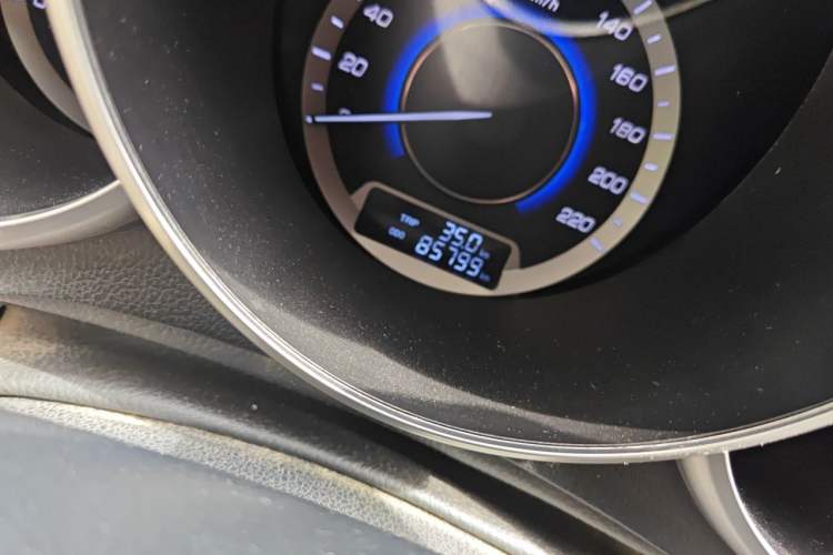 Used CHANGAN Eado 2015 1.6L Manual Luxury Model China IV Standard Odometer Close Up