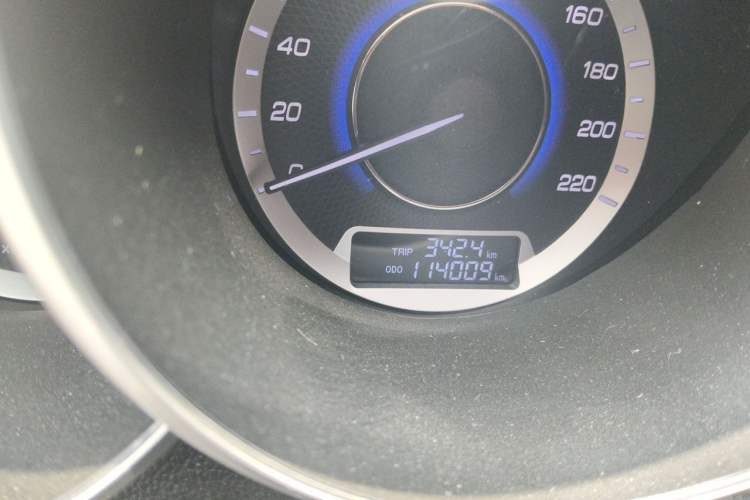 Used CHANGAN Eado 2015 1.6L Manual Luxury Model China IV Standard Odometer Close Up