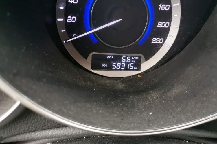 Used CHANGAN Eado 2015 1.6L Manual Luxury Model China IV Standard Odometer Close Up