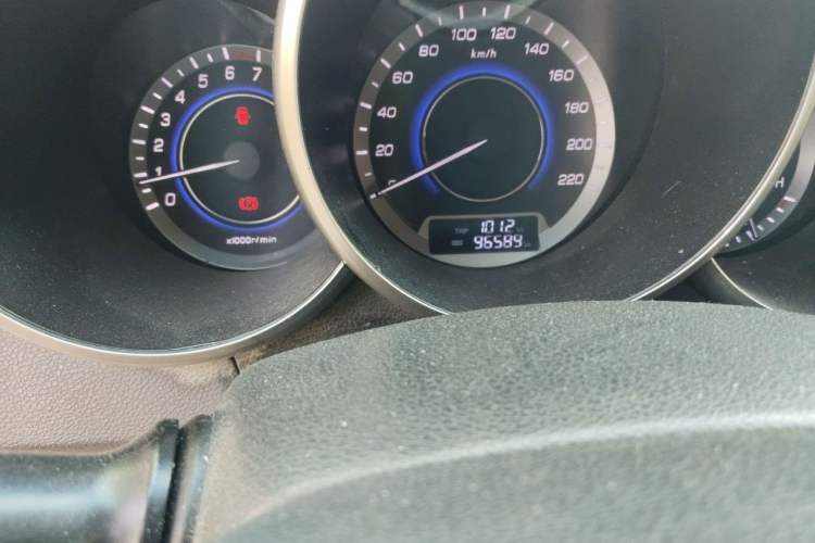 Used CHANGAN Eado 2015 1.6L Manual Luxury Model China IV Standard Odometer Close Up