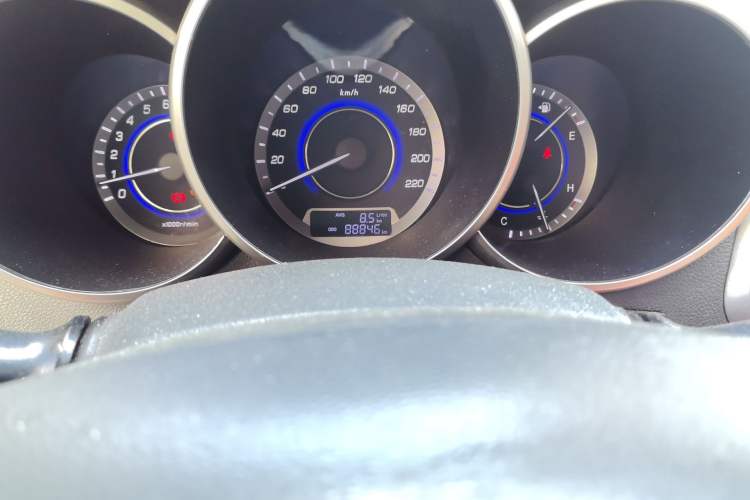 Used CHANGAN Eado 2015 1.6L Manual Luxury Model China IV Standard Odometer Close Up
