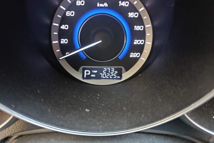 Used CHANGAN Eado 2015 1.6L Automatic Luxury Model Odometer Close Up