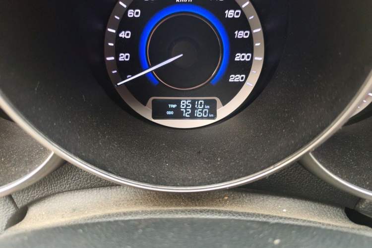 Used CHANGAN Eado 2015 1.6L Manual Luxury Model China V Standard Odometer Close Up
