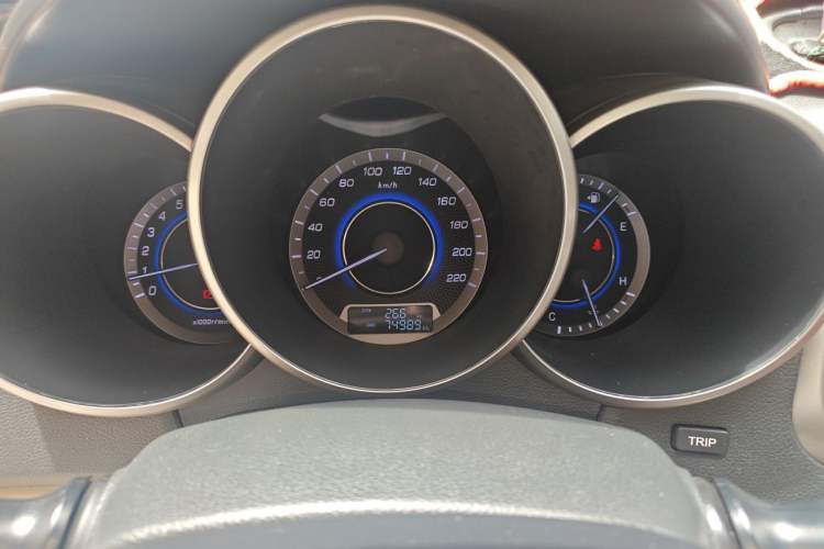 Used CHANGAN Eado 2015 1.6L Manual Luxury Model China V Standard Odometer Close Up