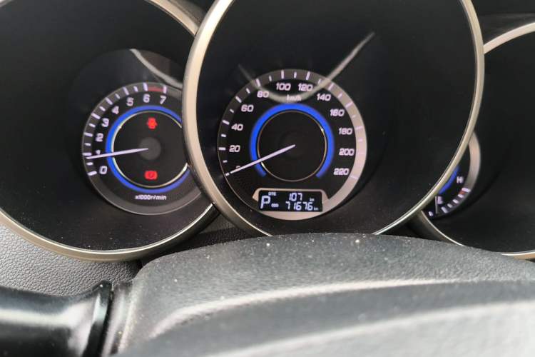 Used CHANGAN Eado 2015 1.6L Automatic Luxury Model Odometer Close Up