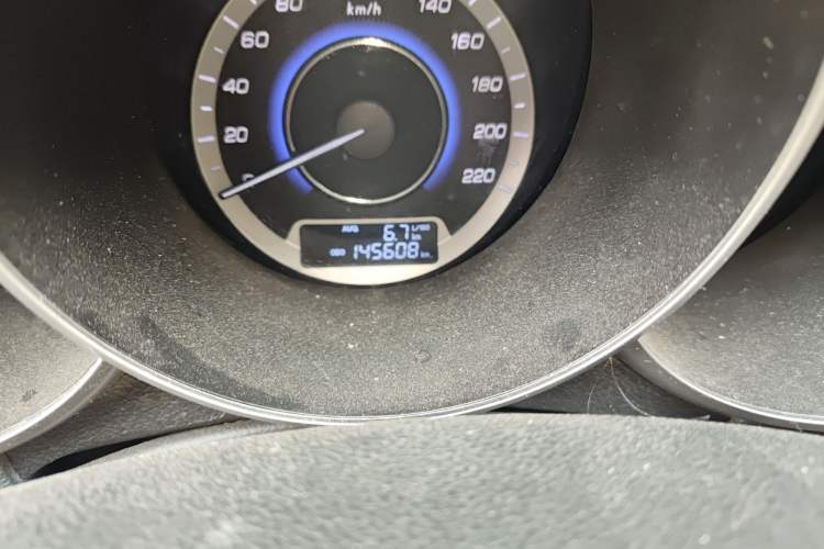Used CHANGAN Eado 2015 1.6L Manual Luxury Model China IV Standard Odometer Close Up